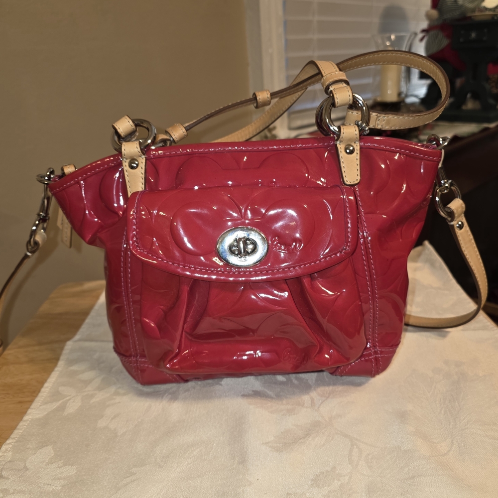 COACH - Elegant Red Patent Leather Crossbody Bag